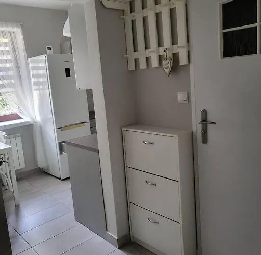 Pokój Z Kuchnią I łazienką *